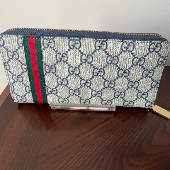 Faux Accessories - Gucci wallet